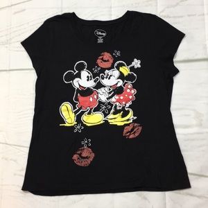 Disney Mickey and Minnie graphic T Shirt size XL